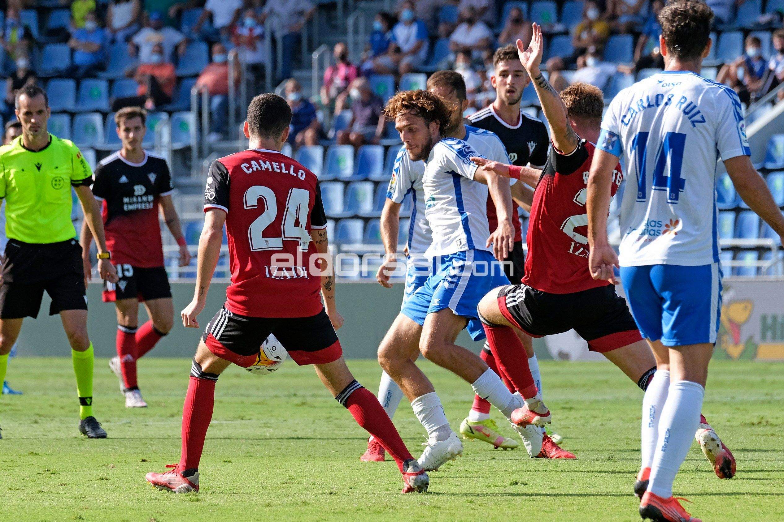 CD TENERIFE - CD MIRANDES CORREDERA PRESIONADO BALON 1632149689810_wm_2532x1688