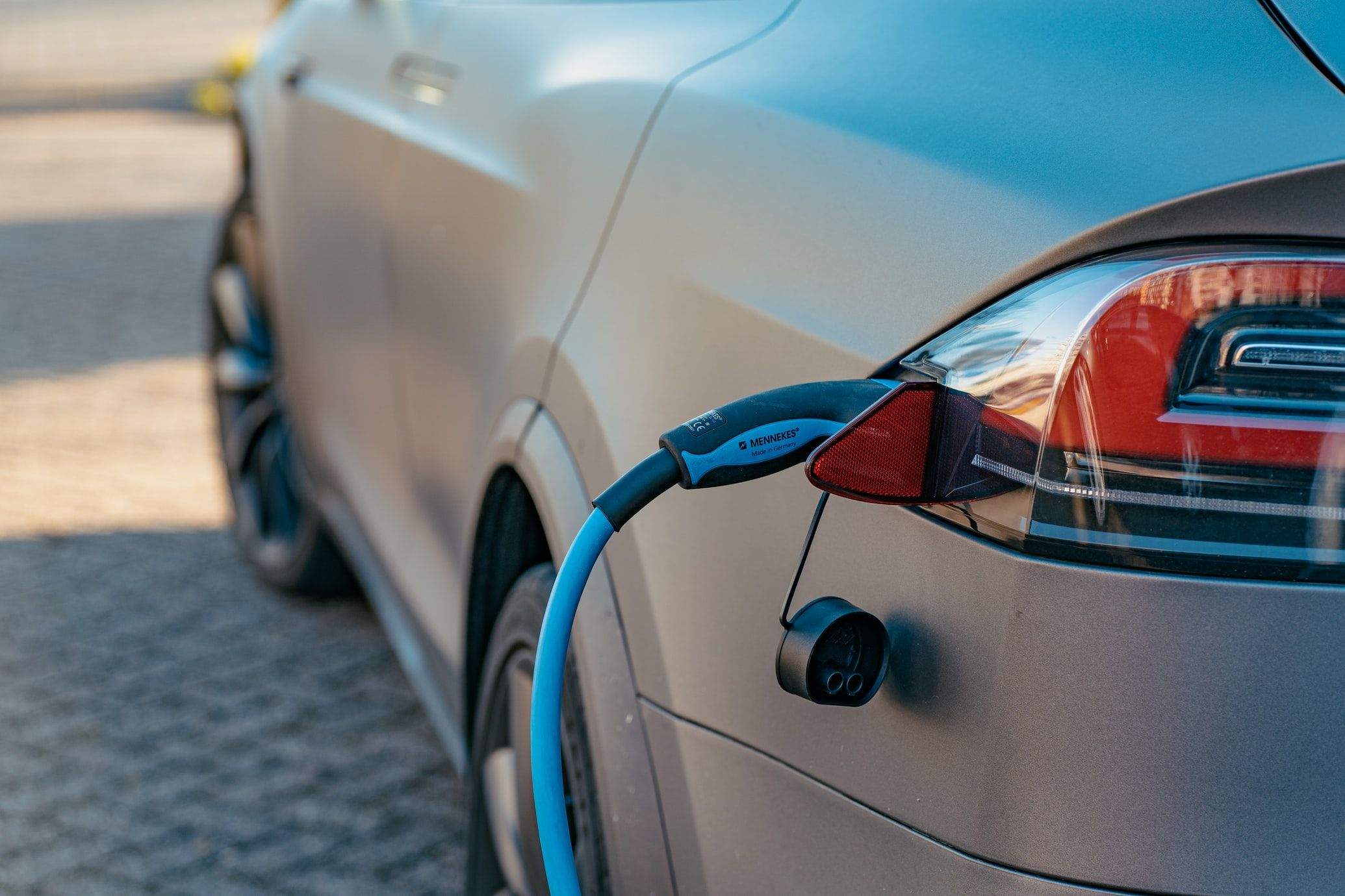 Coche que funciona gracias a energías verdes como el hidrógeno. / Unsplash 