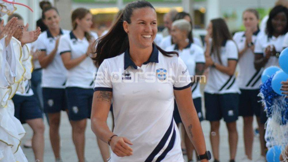 Aline Reis renueva hasta 2021 con la UDG Tenerife