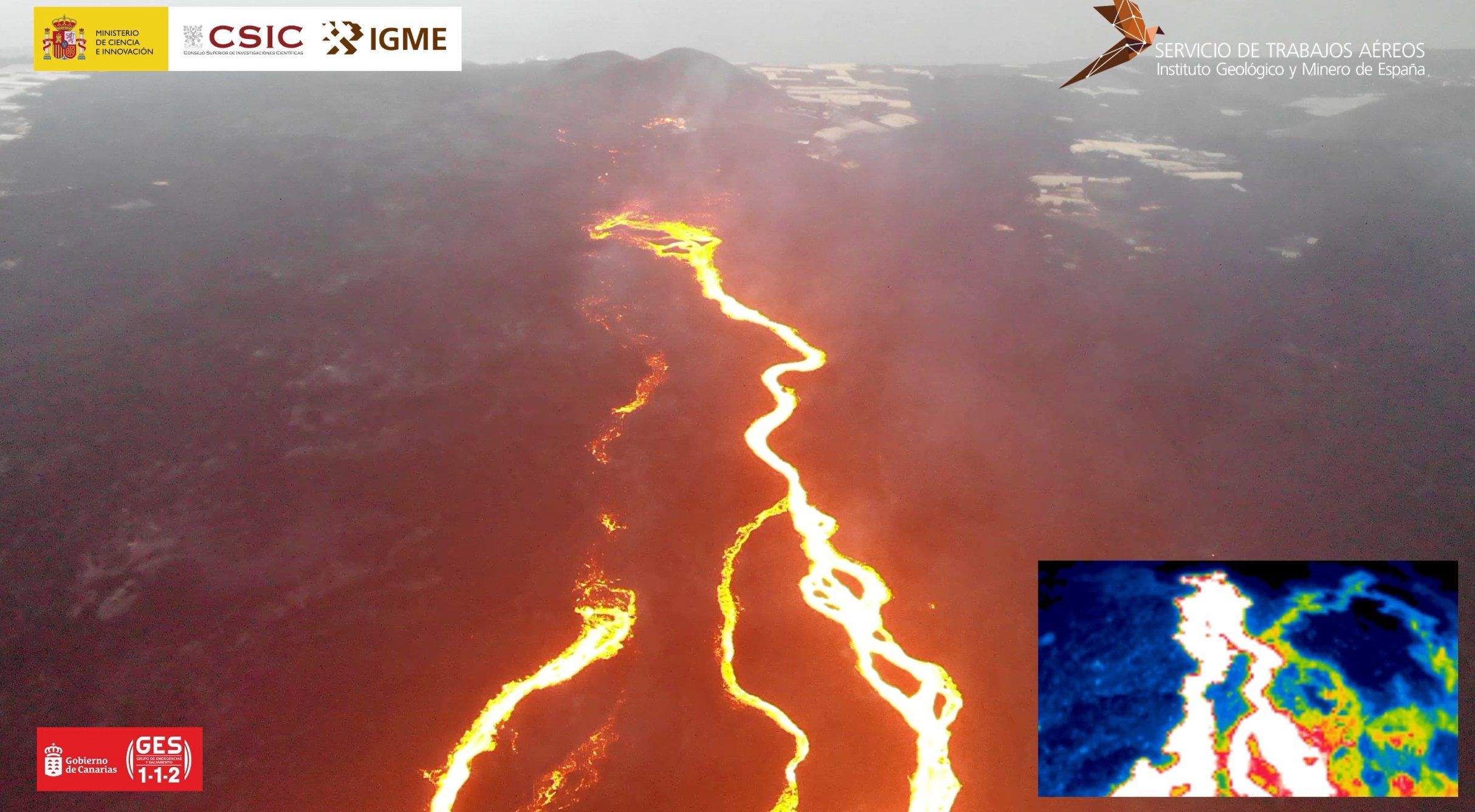 Emisión de lava del volcán de La Palma que impide el acceso a Aridane. / DSN