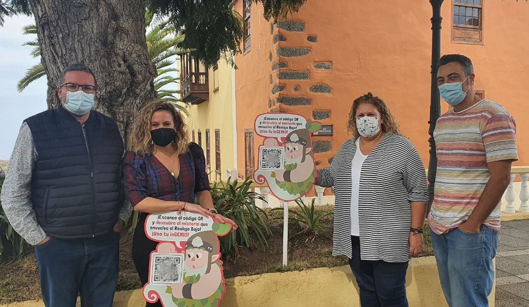 Presentación  de El genio de Los Realejos con las concejalas de Nuevas Tecnologías y de Turismo junto al historiador y al diseñador y desarrollador web que han creado el videojuego. / Cedida