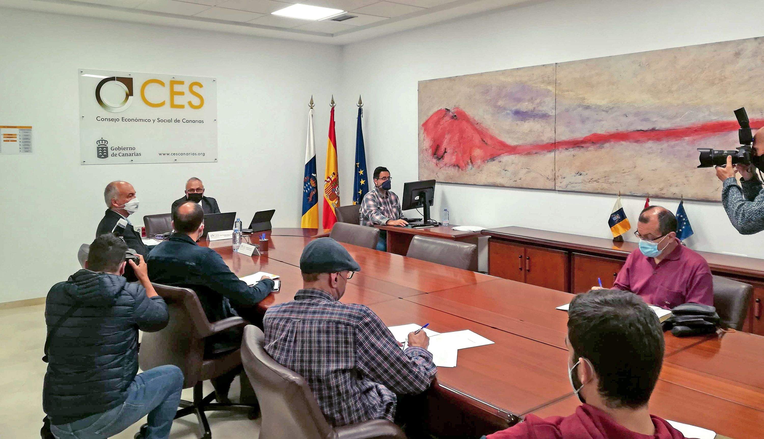 Presentación del Informe anual sobre la economía, la sociedad y el empleo en Canarias del Consejo Económico y Social. / Cedida