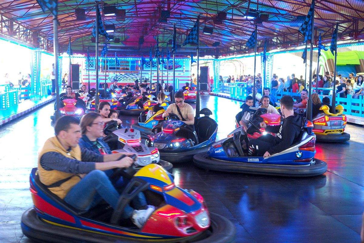 Un grupo de personas disfrutando de las atracciones del PIT Tenerife. / Europa Press 
