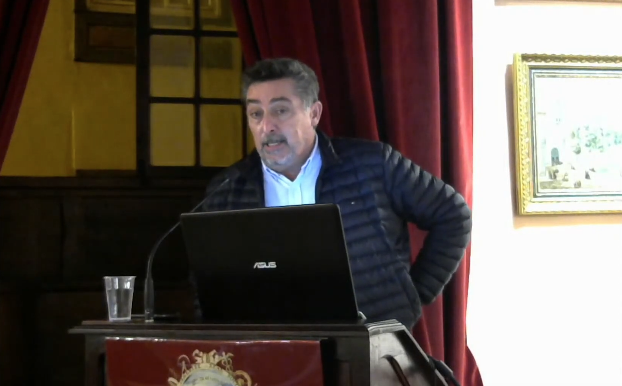 El decano del Colegio de Ingenieros de caminos, Emilio Grande./ 