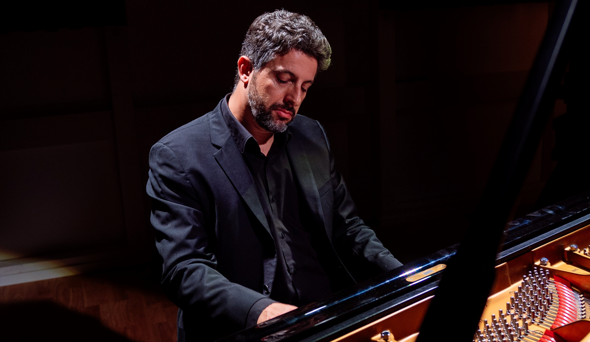 El intérprete Javier Negrín. / Ayuntamiento de La Laguna 