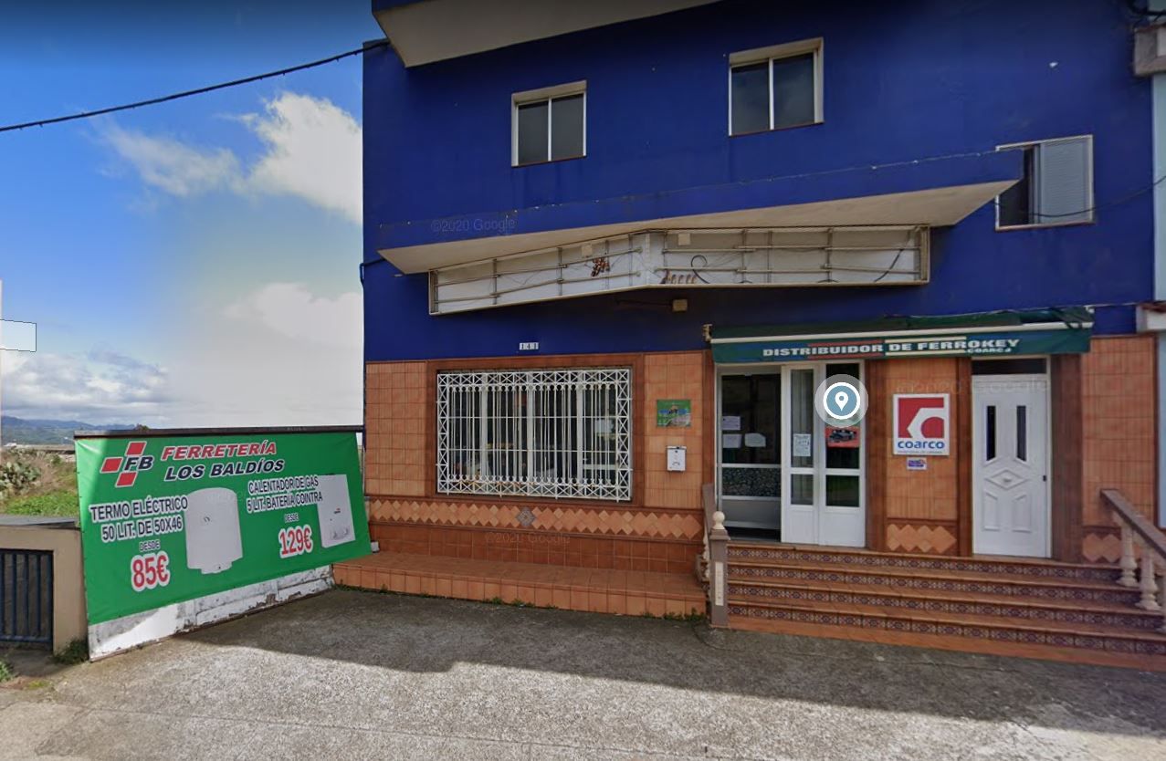 Fachada exterior de la extinta Ferretería los Baldíos, en Tenerife./ Google.