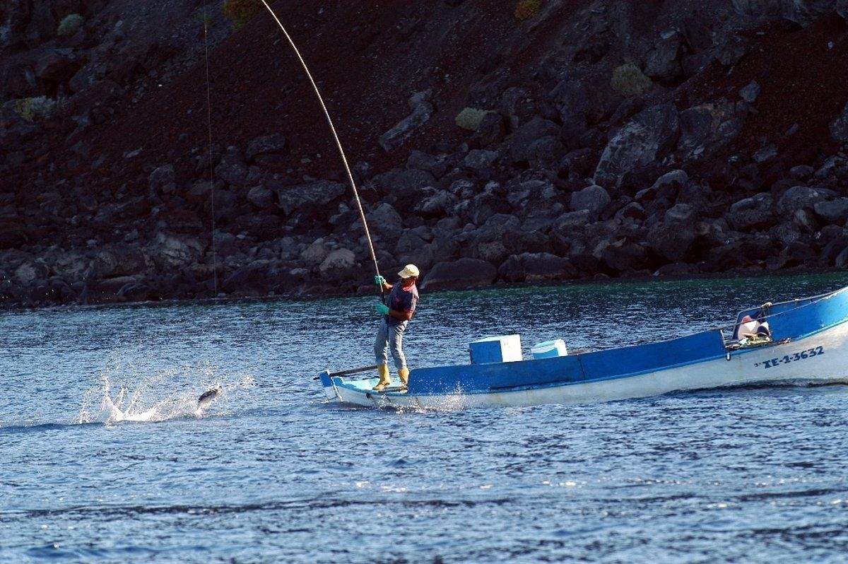 Un pescador en El Hierro / Cabildo de El Hierro