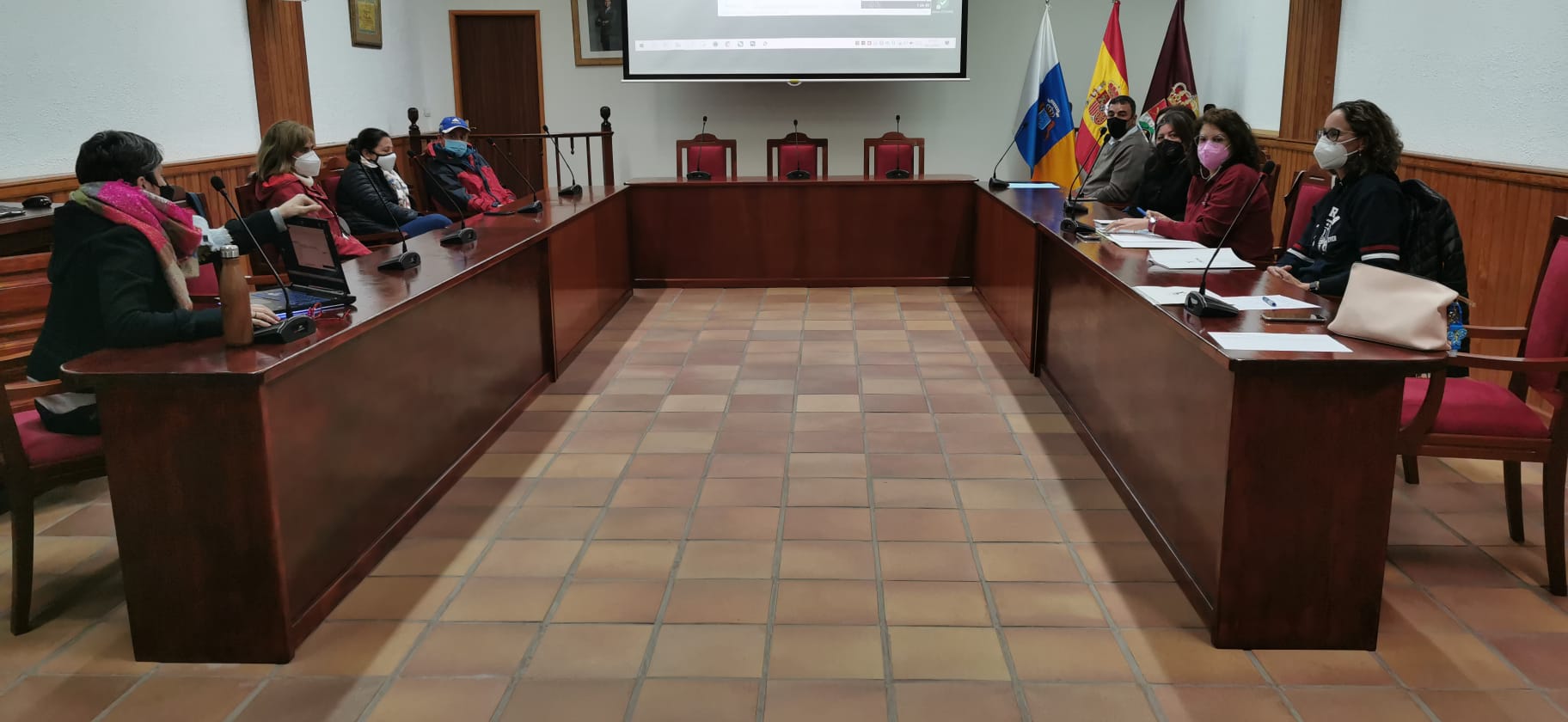 Momento de la constitución de ASEPAMA en el Ayuntamiento de Villa de Mazo./ ASEPAMA.