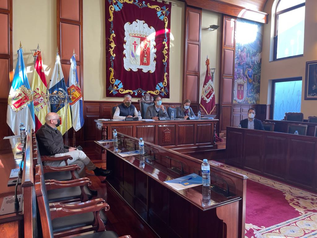 Sesión extraordinaria en la que aprobó la extinción definitiva de la Mancomunidad. / Ayuntamiento de Icod de Los Vinos