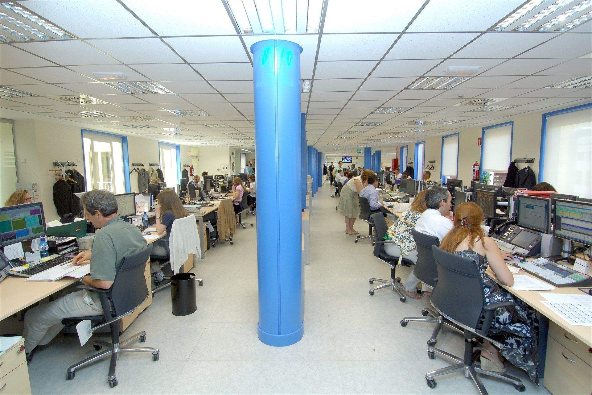 Empleados en una oficina. / Europa Press