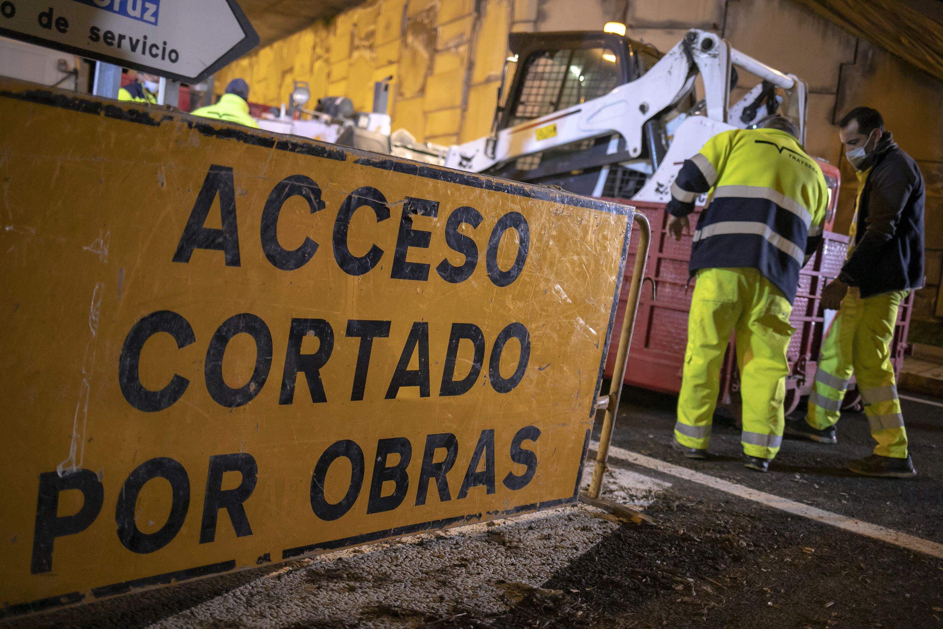 Cartel informando de que el acceso está cortado por obras. / Cabildo de Tenerife 