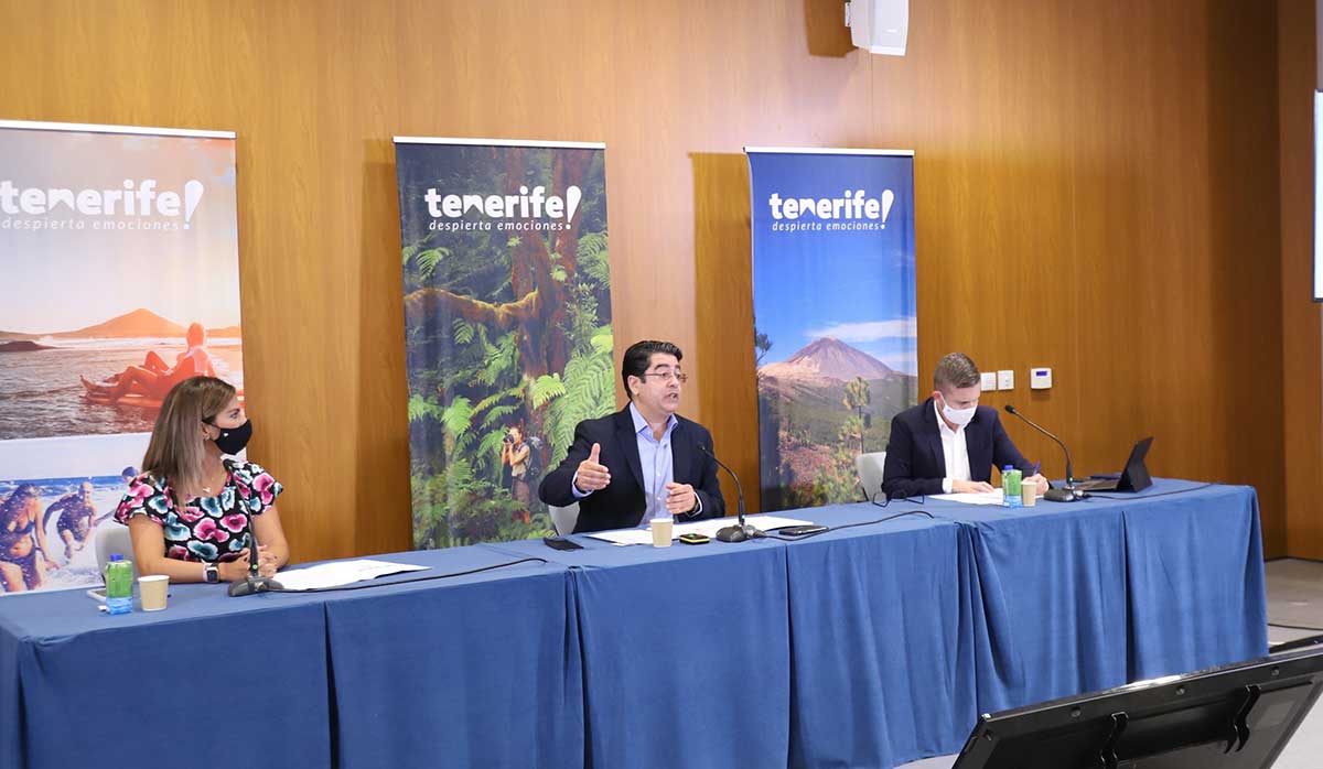 El presidente del Cabildo de Tenerife, Pedro Martín, en una rueda de prensa / Imagen publicada en la cuenta de Twitter del Cabildo de Tenerife