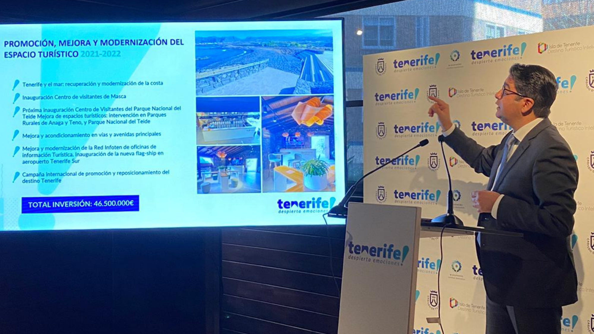 El presidente del Cabildo de Tenerife, Pedro Martín, presentando la estrategia turística de la isla en Fitur en 2022. / Cabildo de Tenerife