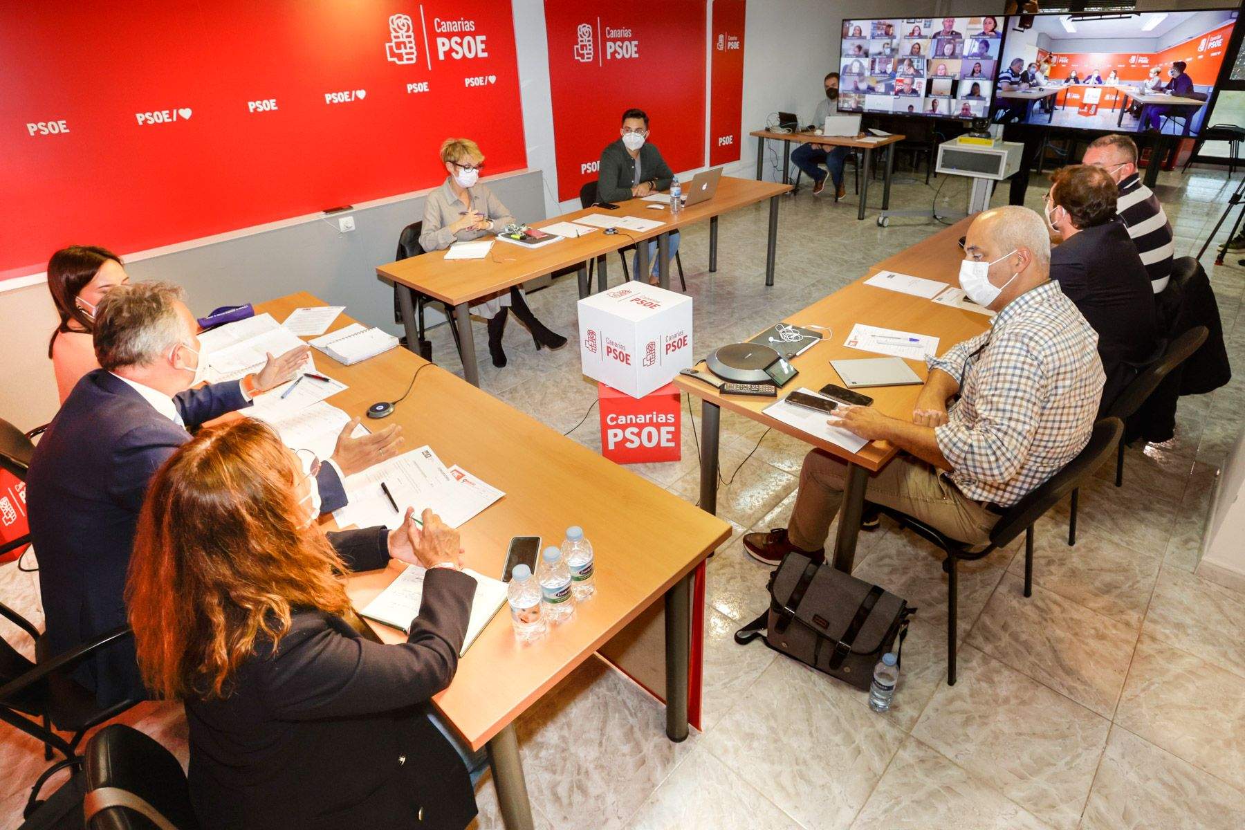Comisión Regional Ejecutiva del PSOE, bajo la presidencia del secretario general Ángel Víctor Torres./