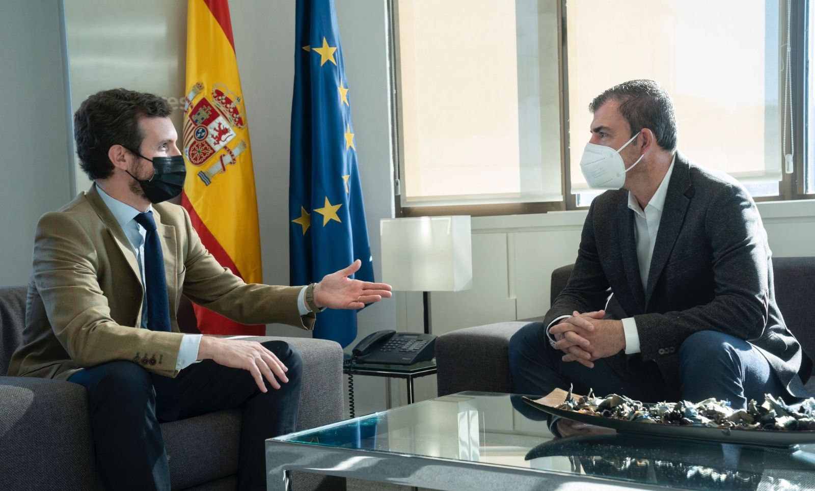 Casado y Domínguez en una reunión / Partido Popular