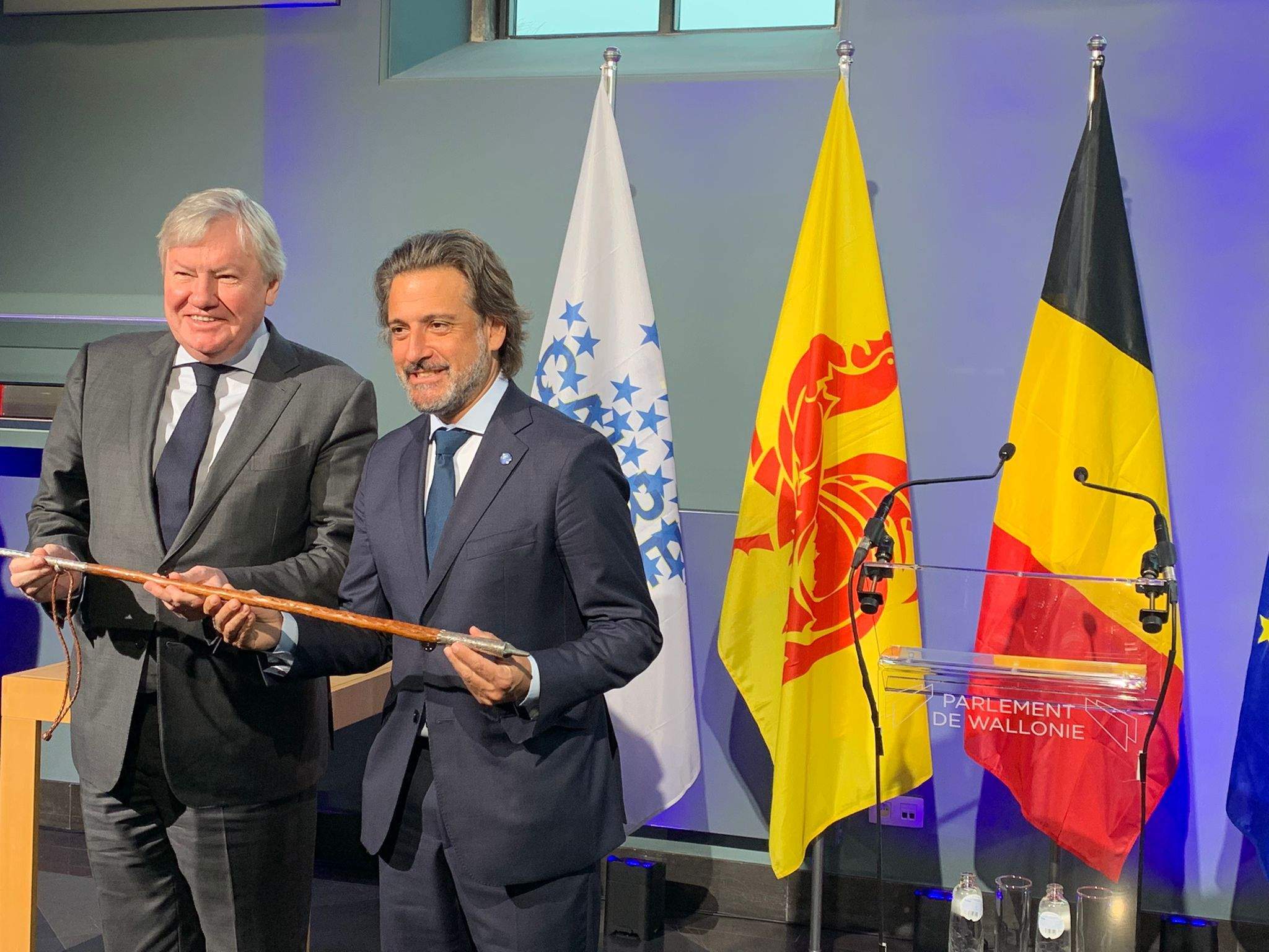 El presidente del Parlamento de Canarias, Gustavo Matos, y Jean-Claude Marcourt./