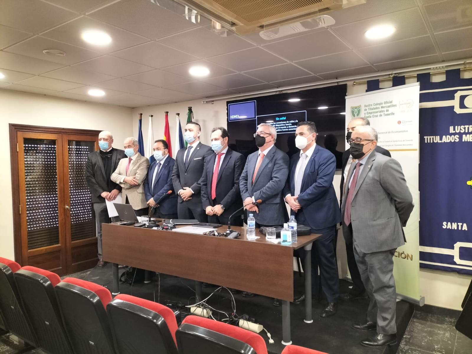 Los promotores del Manifiesto REF./ AH