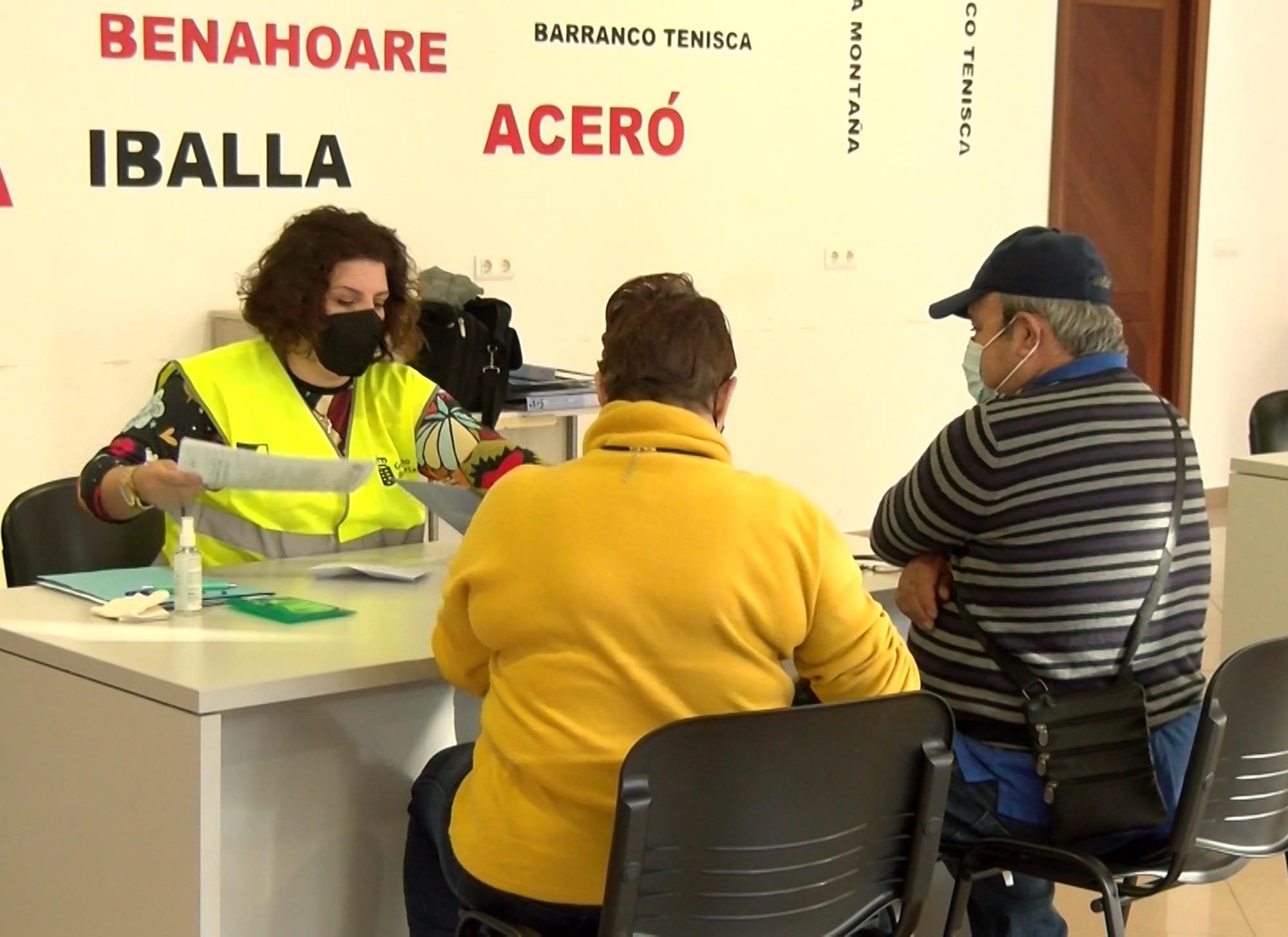 Entrega de viviendas a los afectados por parte de Visocan. / Acfipress