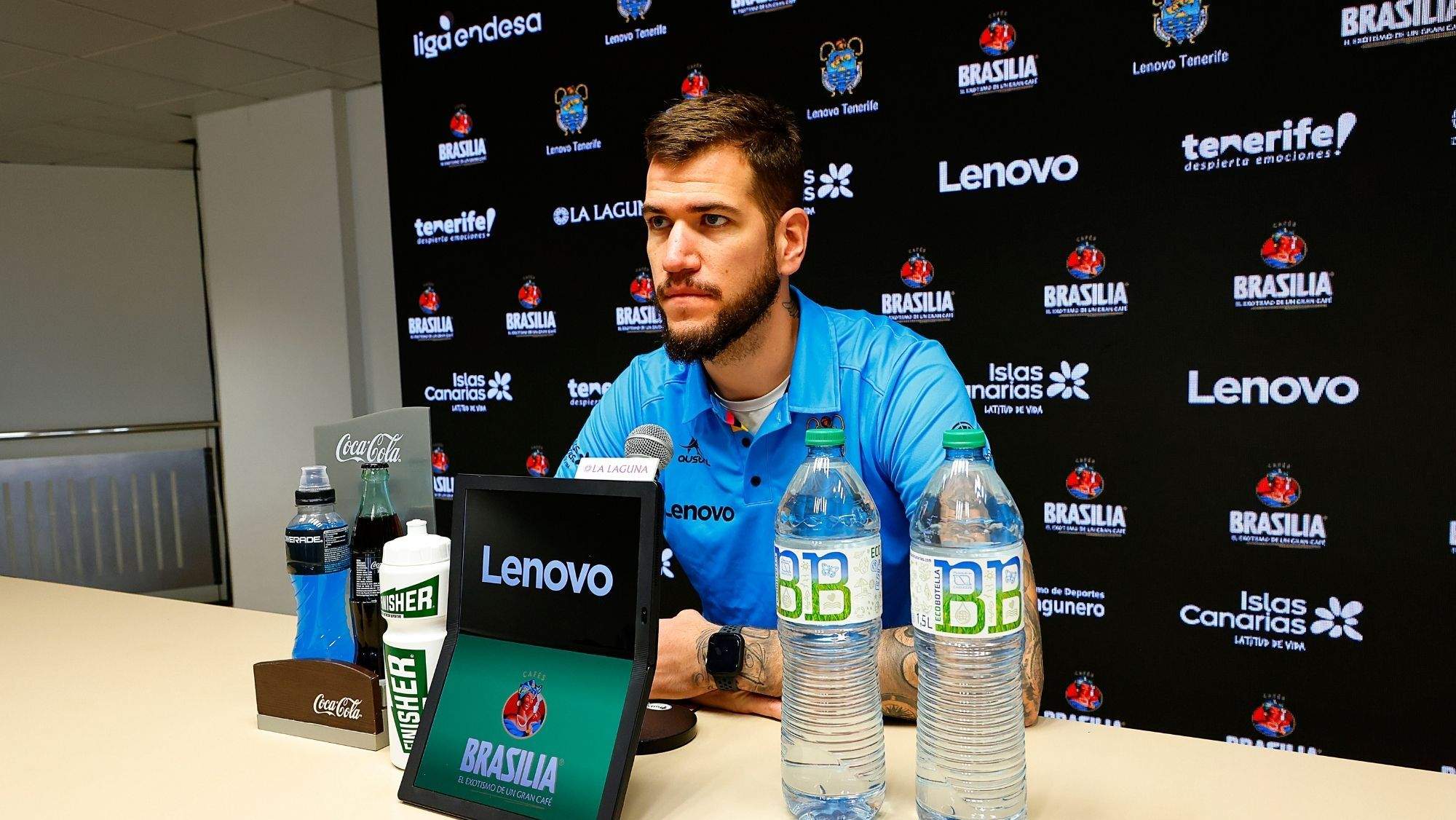 Fran Guerra en rueda de prensa. / Cedida