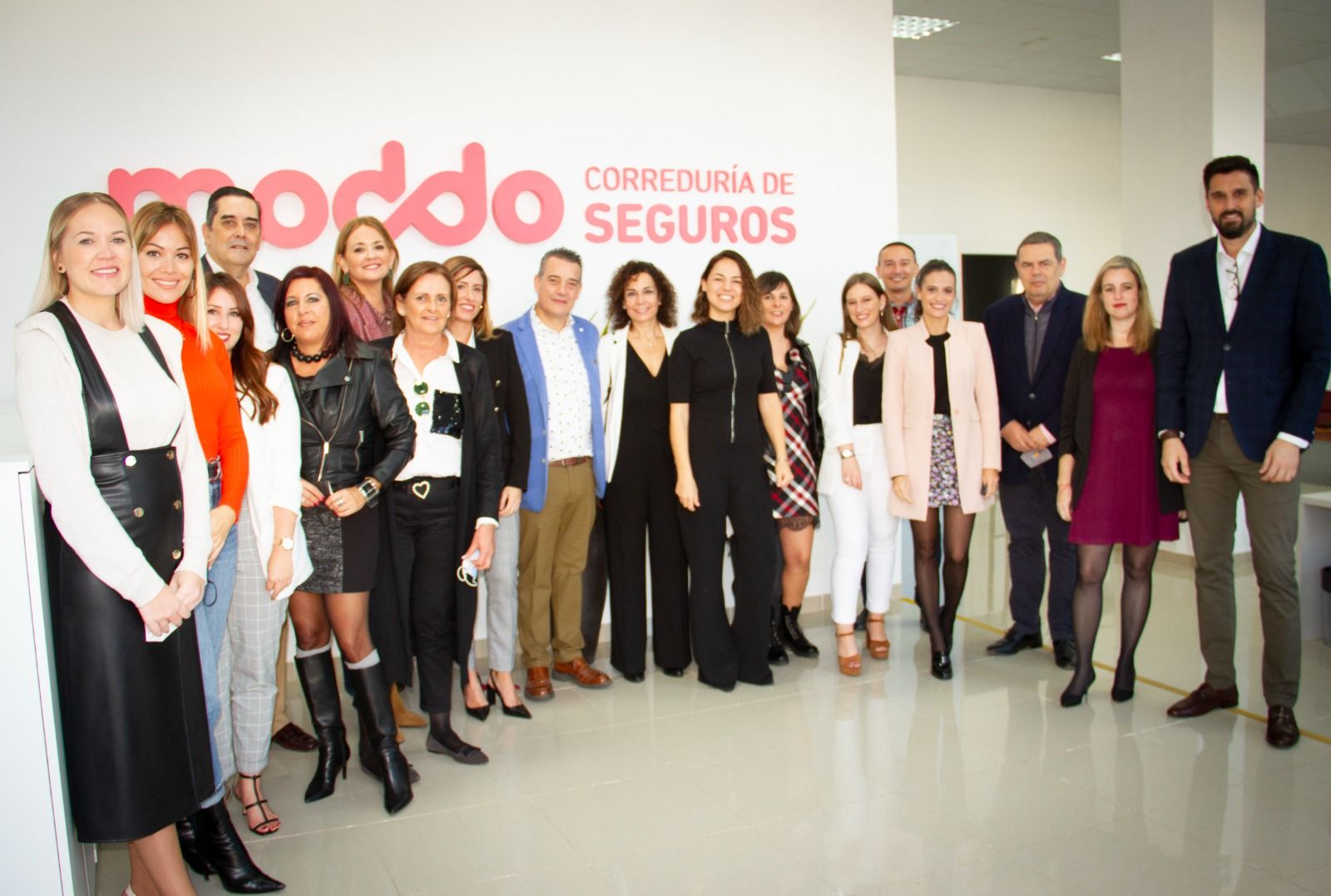 Foto de familia de Moddo Seguros./