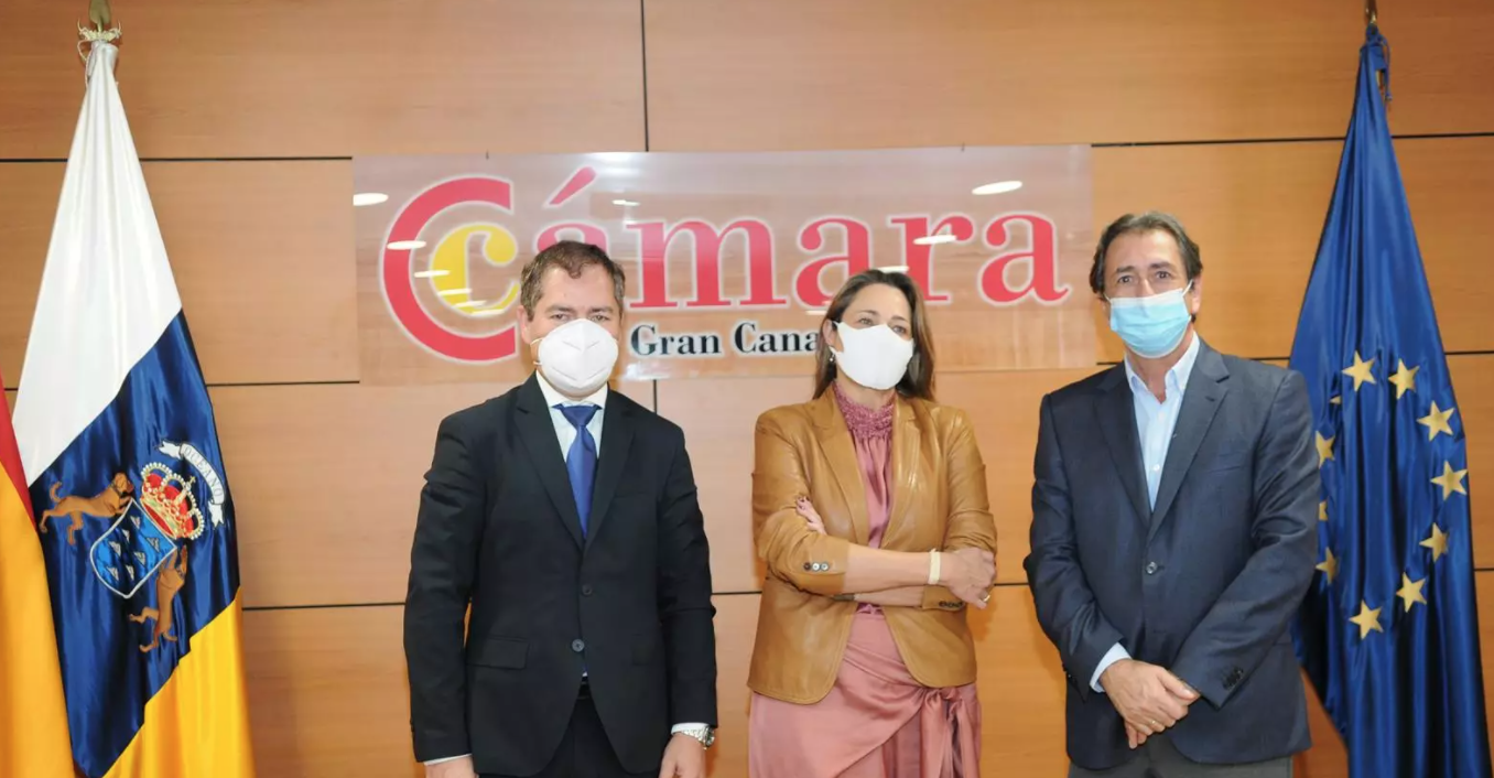 Firma del convenio entre BBVA en Canarias y Cámara de Comercio en Gran Canaria./