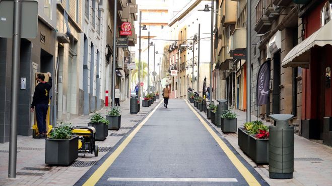 Imagen de la calle Imeldo Serís, que tendrá un bono especial de consumo este año. / Ayuntamiento de Santa Cruz de Tenerife 