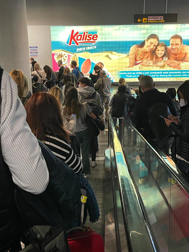 Colas en el Aeropuerto de Gran Canaria. / AH