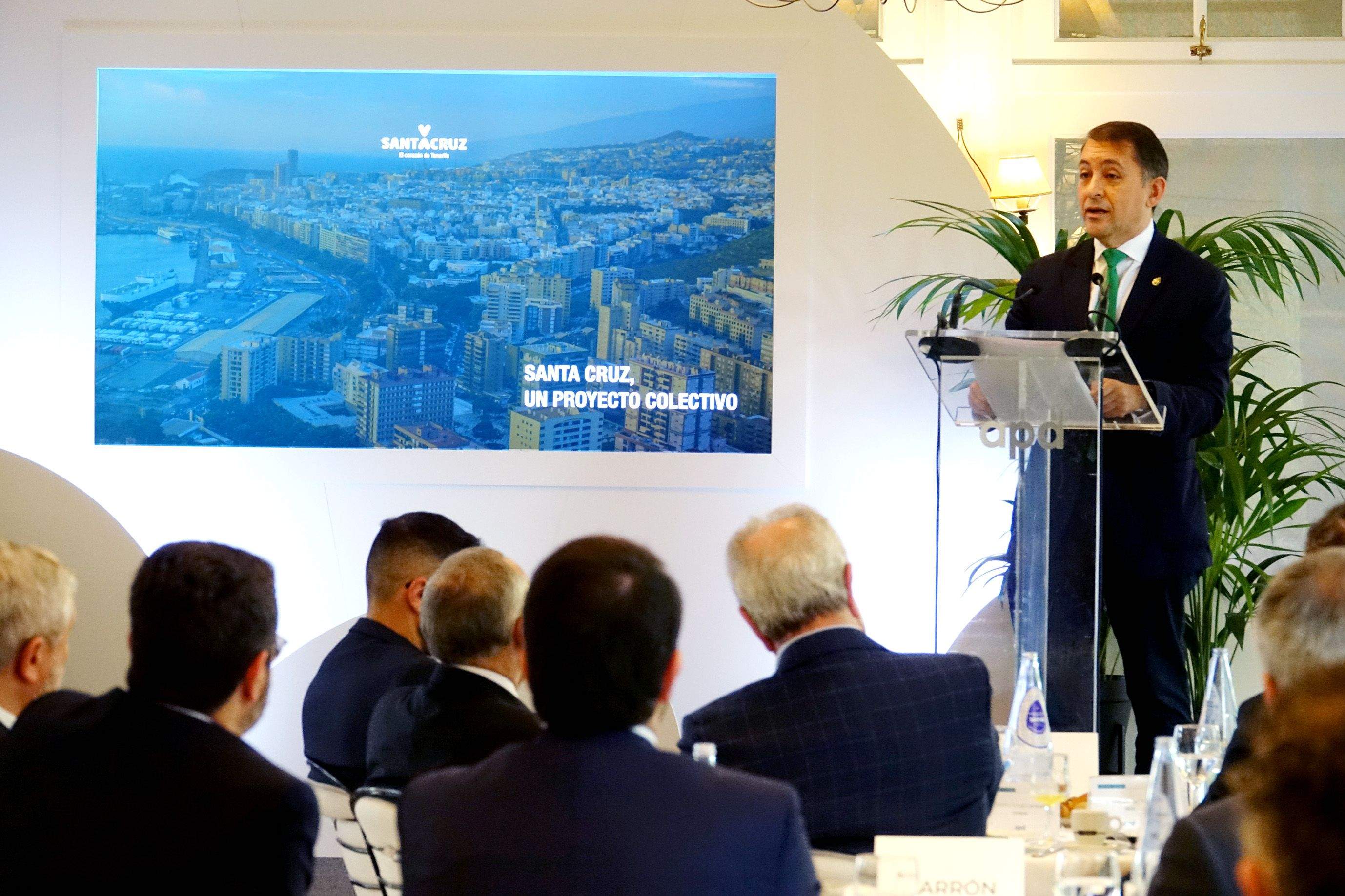 Presentación de ´Santa Cruz, un proyecto colectivo´ en el Club Oliver./