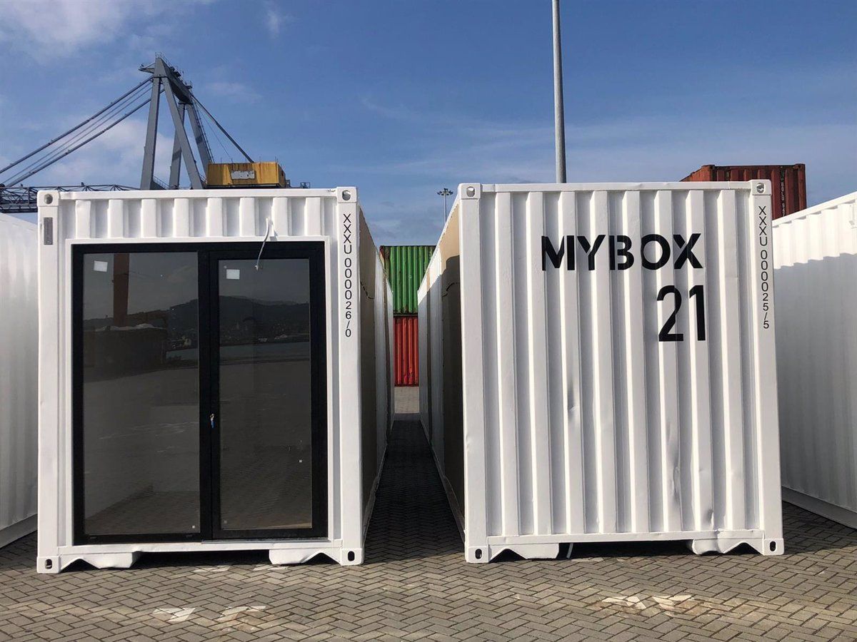 Viviendas modulares tipo contenedor que se instalaron en La Palma para los damnificados por la erupción. / AH