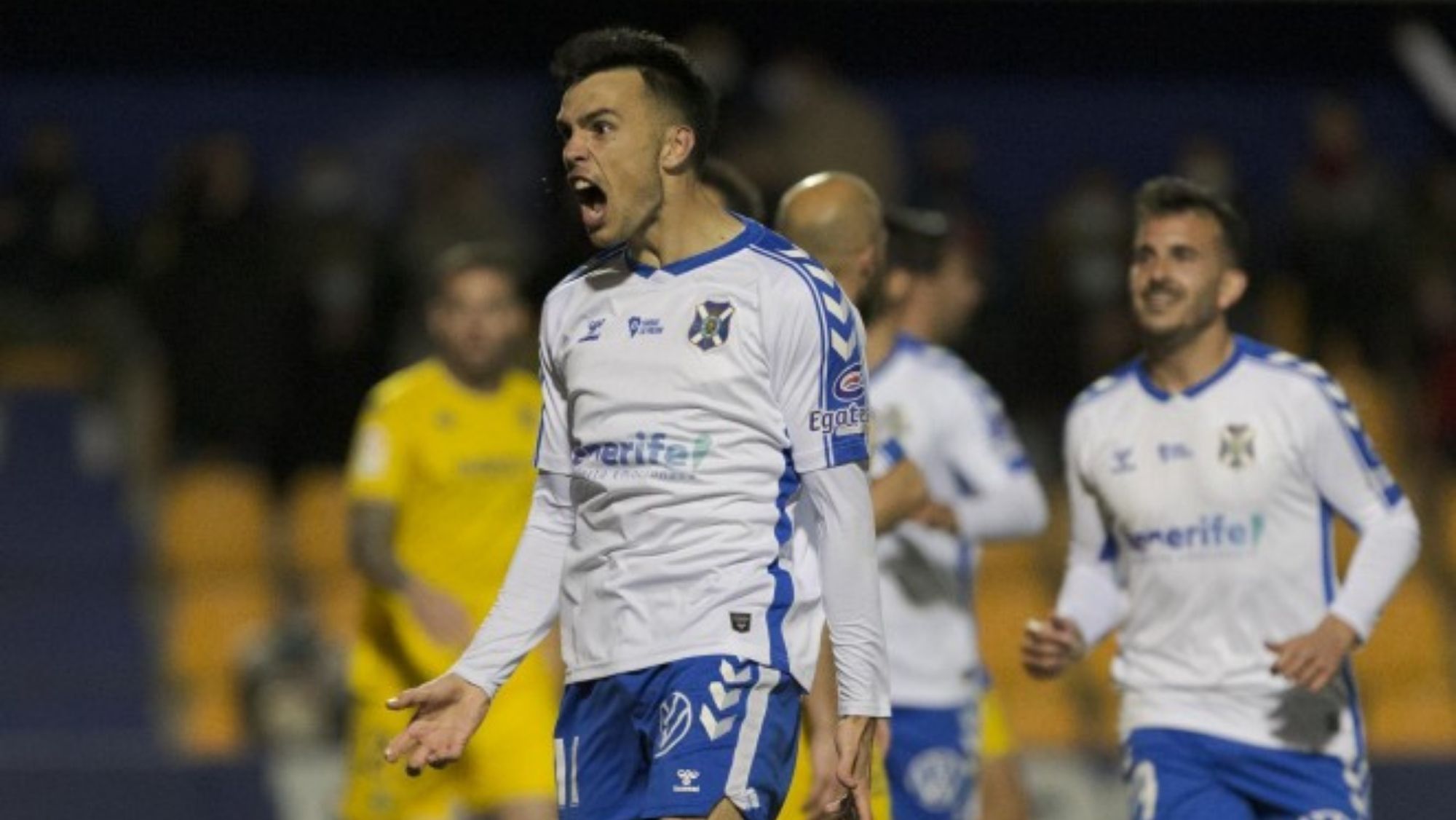 Álex Bermejo celebra el segundo gol del CD Tenerife en Alcorcón. / CD Tenerife