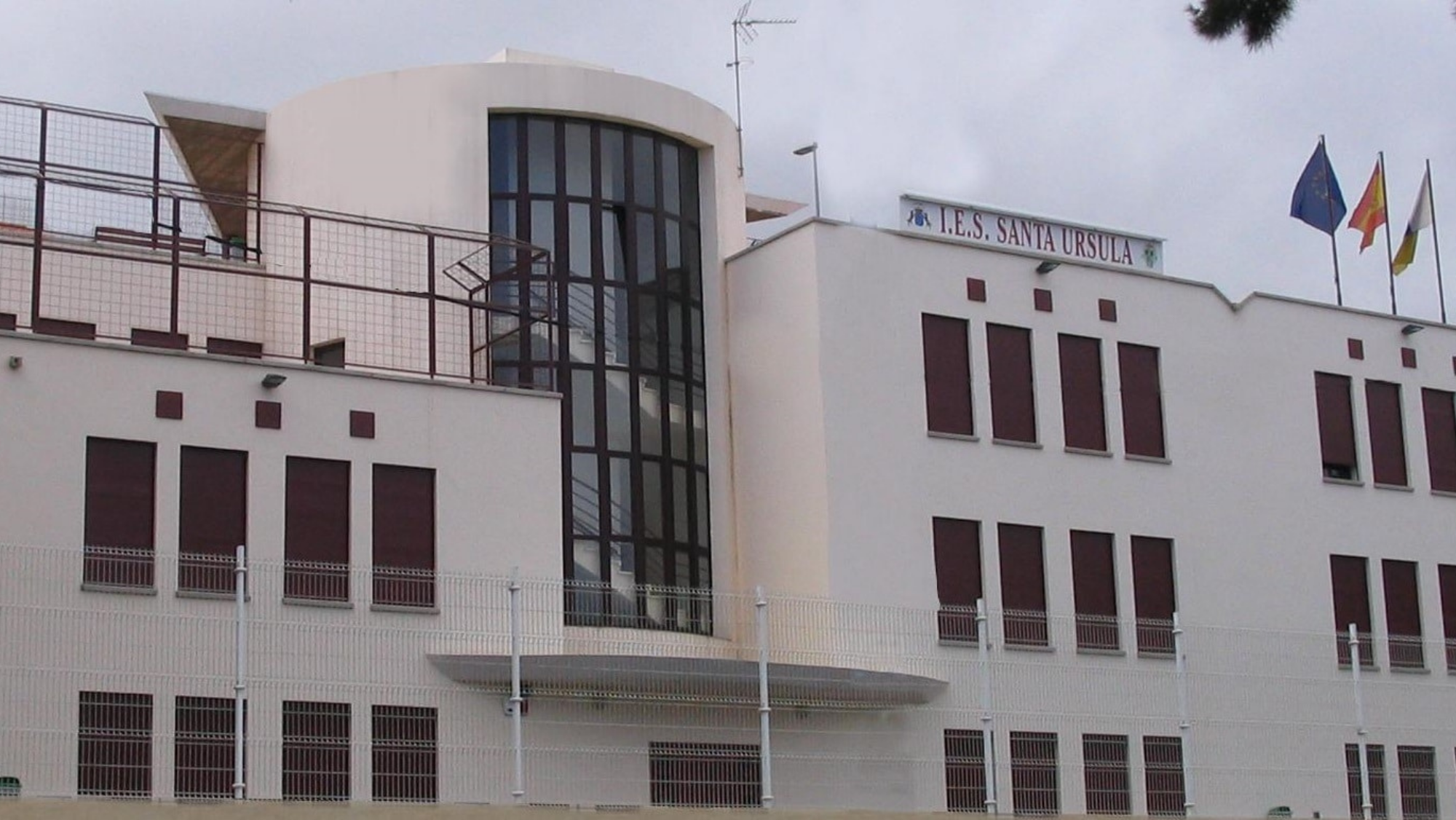 Otro instituto de Tenerife sufre un falso aviso de bomba atribuido a un colectivo antivacunas