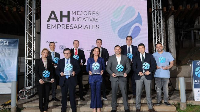 Foto de grupo de los premiados de la primera edición de Iniciativas empresariales. / Atlántico Hoy