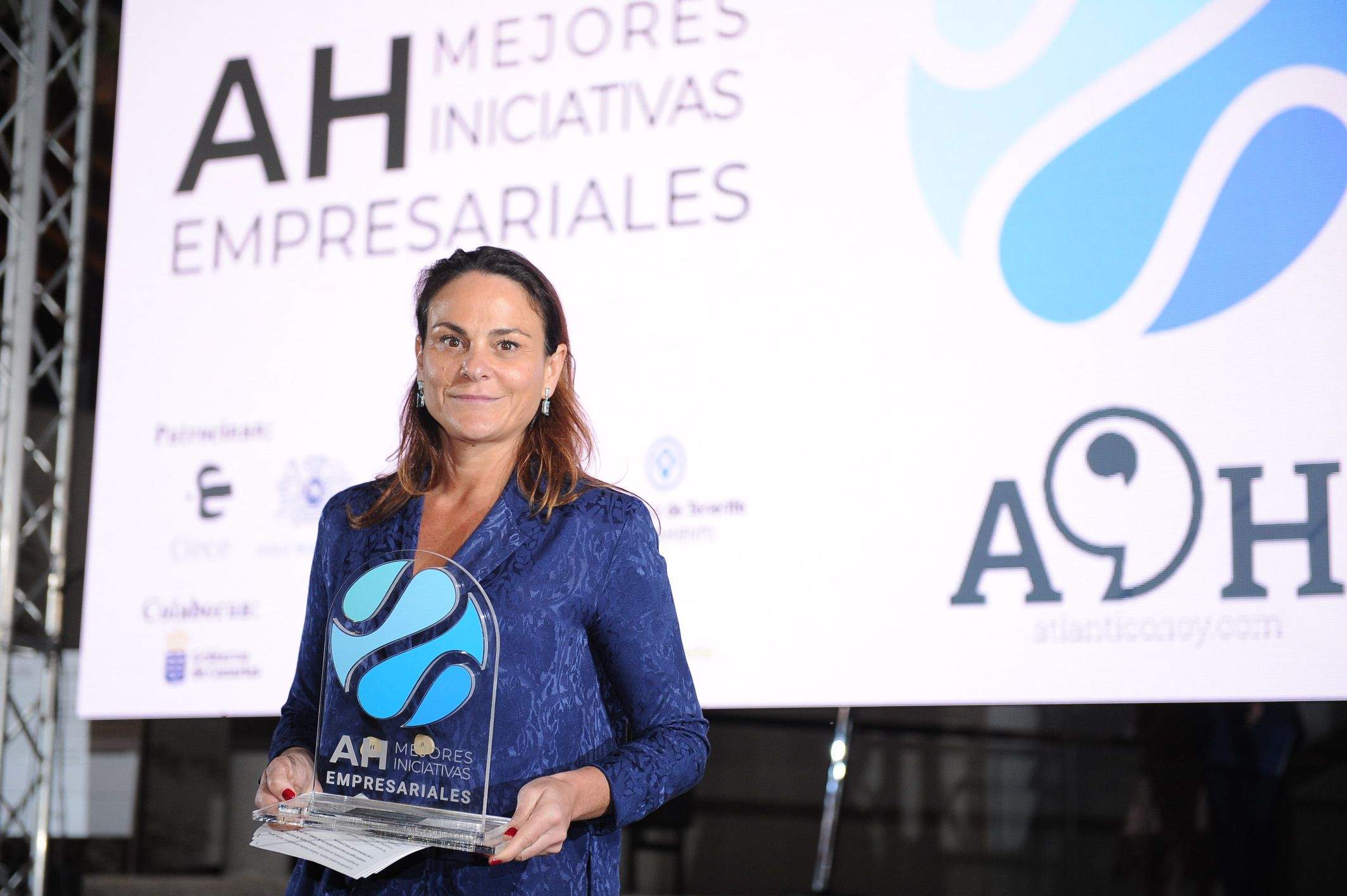 Carmen García Pascual, mejor directiva del año por Atlántico Hoy./ AH
