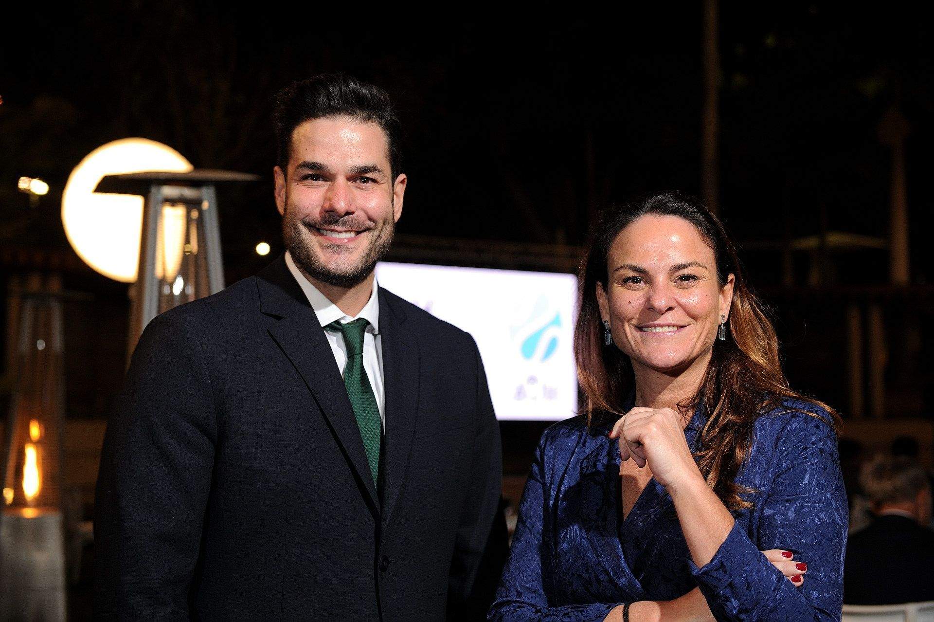 Agoney Melián Sosa, Director de Valtia Proyectos, Socio Fundador de UEBOS Comunicación, Presidente de AJE Canarias; y Carmen García Pascual, consejera y directora de Marketing y Comunicación Corporativa Grupo Montesano