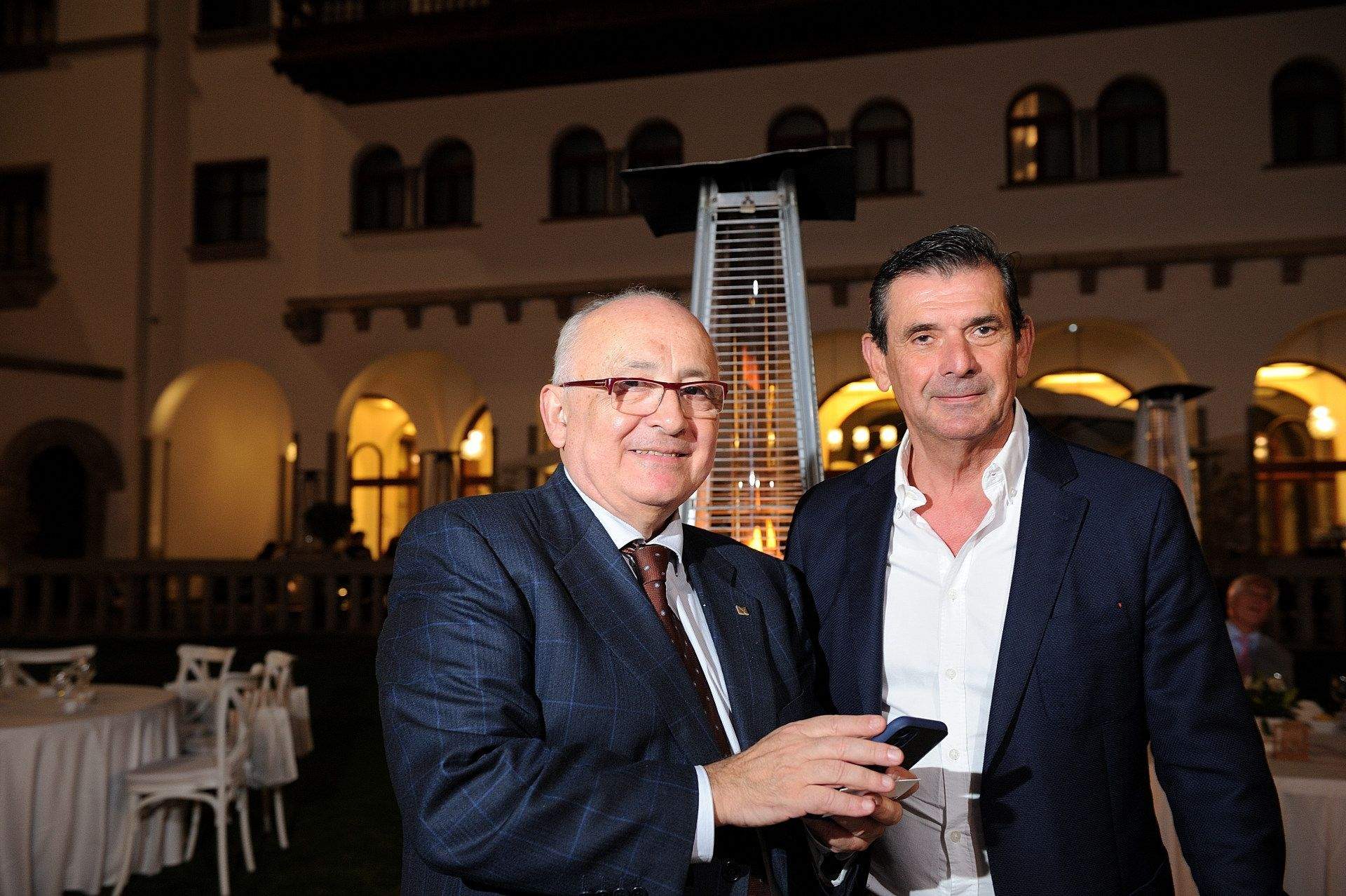 Juan Antonio López de Vergara, presidente de Mutua Tinerfeña; Jesús Márquez, de Arco Comunicación