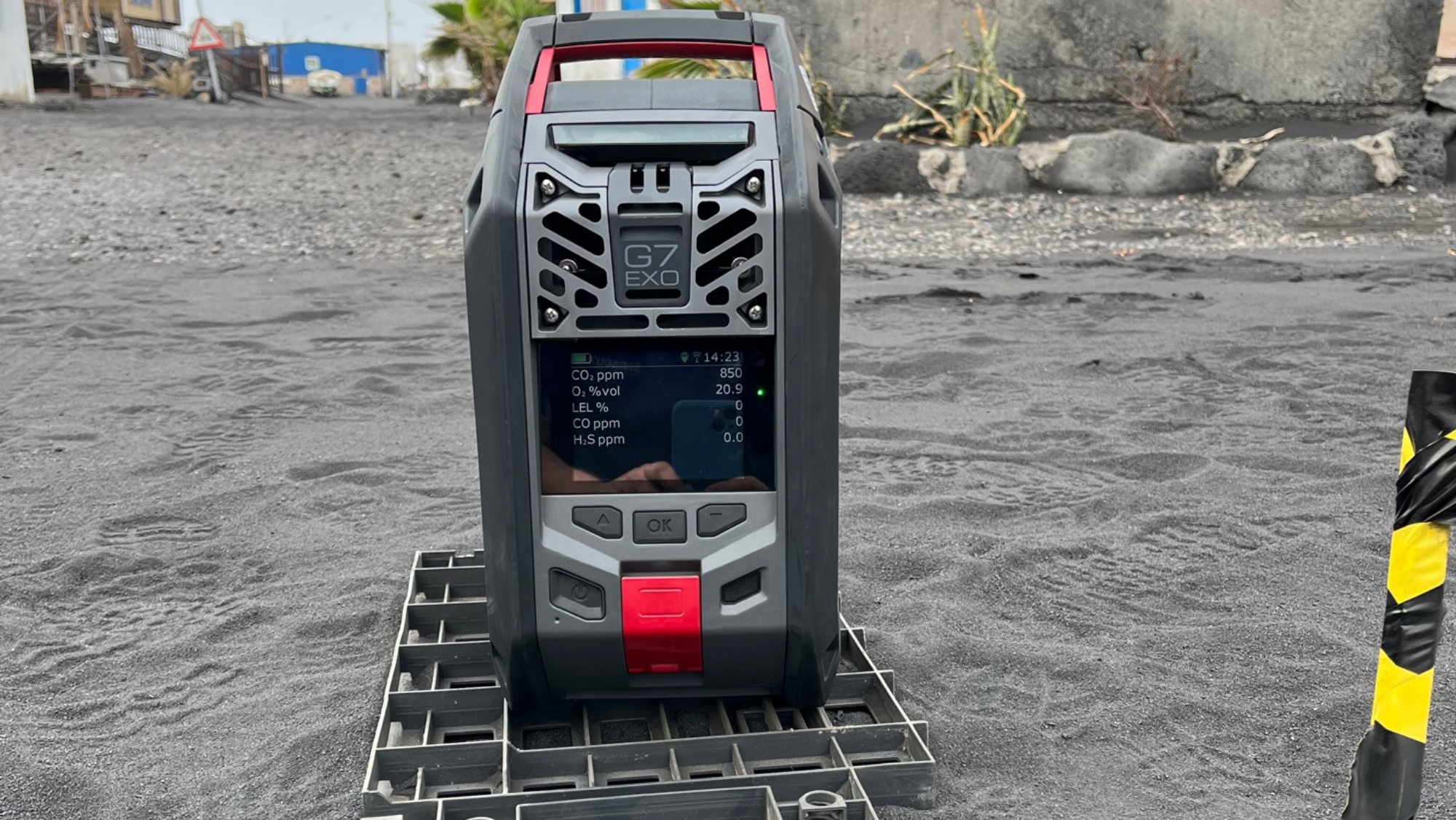 Medidor de emisión de gases en La Bombilla. / Gobierno de Canarias