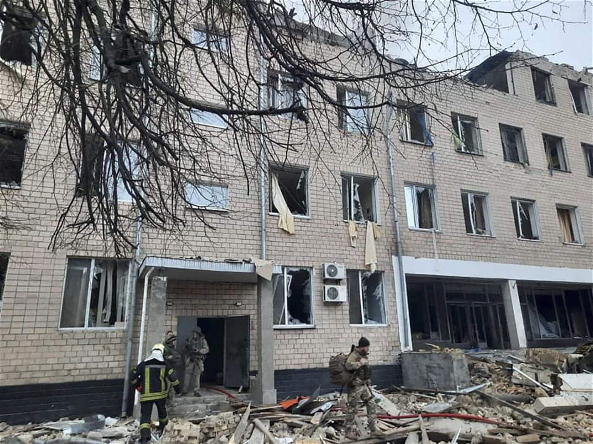 Bombardeos en un edificio de Kiev./ EFE - Ministerio del Interior Ucrania