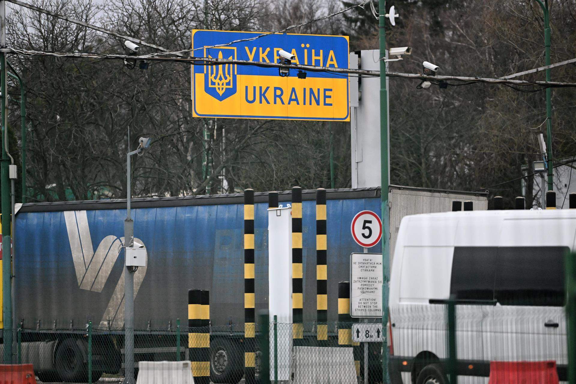 Puesto fronterizo entre Ucrania y Polonia / EFE/EPA/DAREK DELMANOWICZ POLAND OUT guerra canarios frontera 