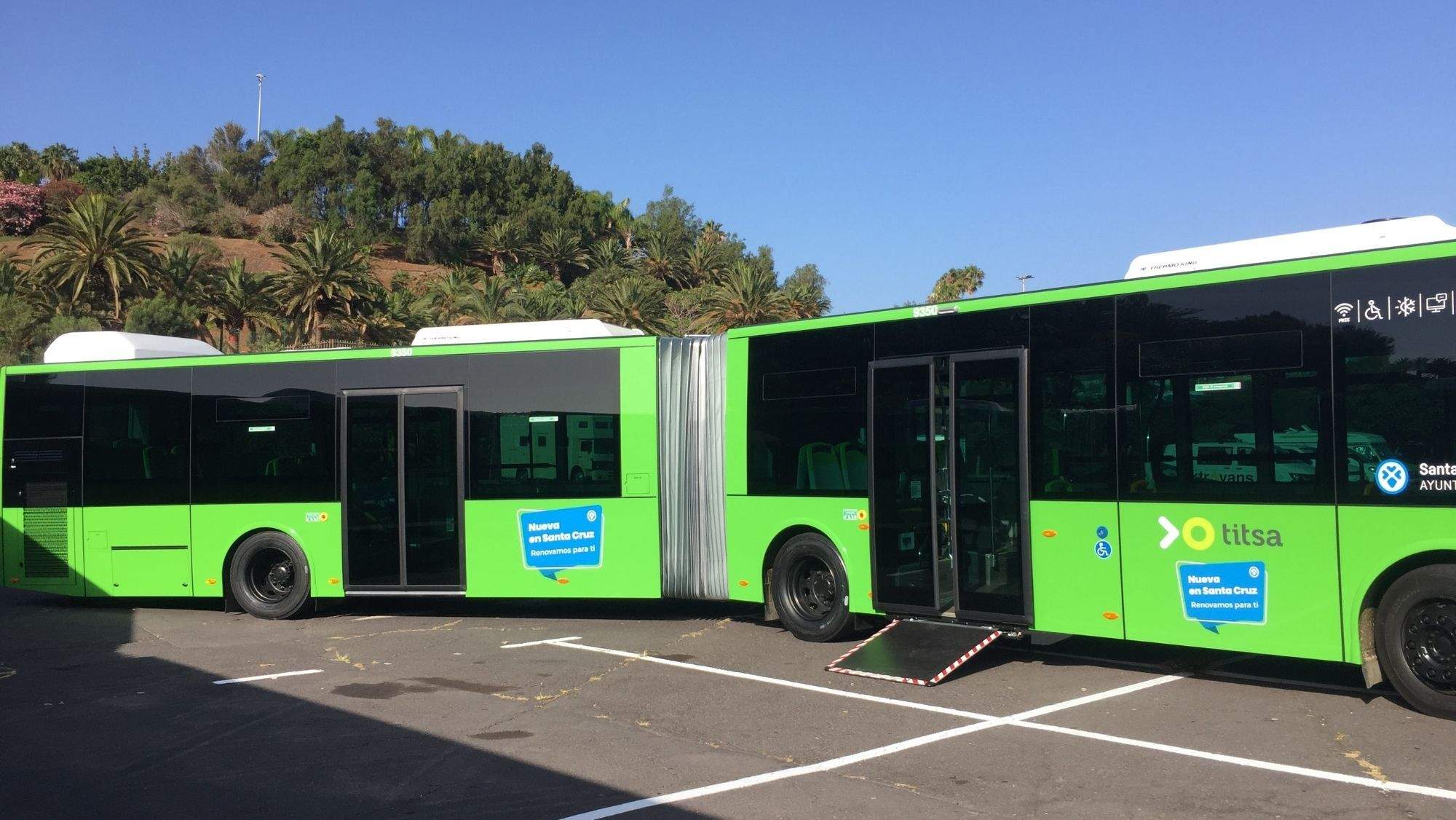 Una guagua TITSA articulada. / Cedida