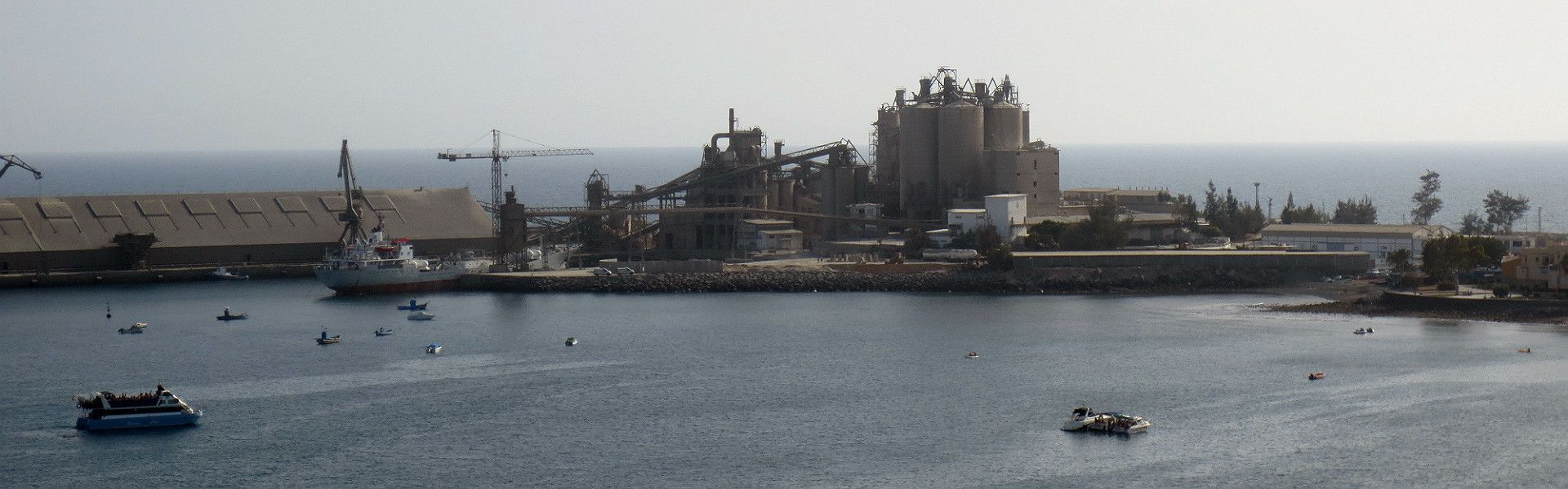 Fábrica de la cementera Ceisa. / ARCHIVO