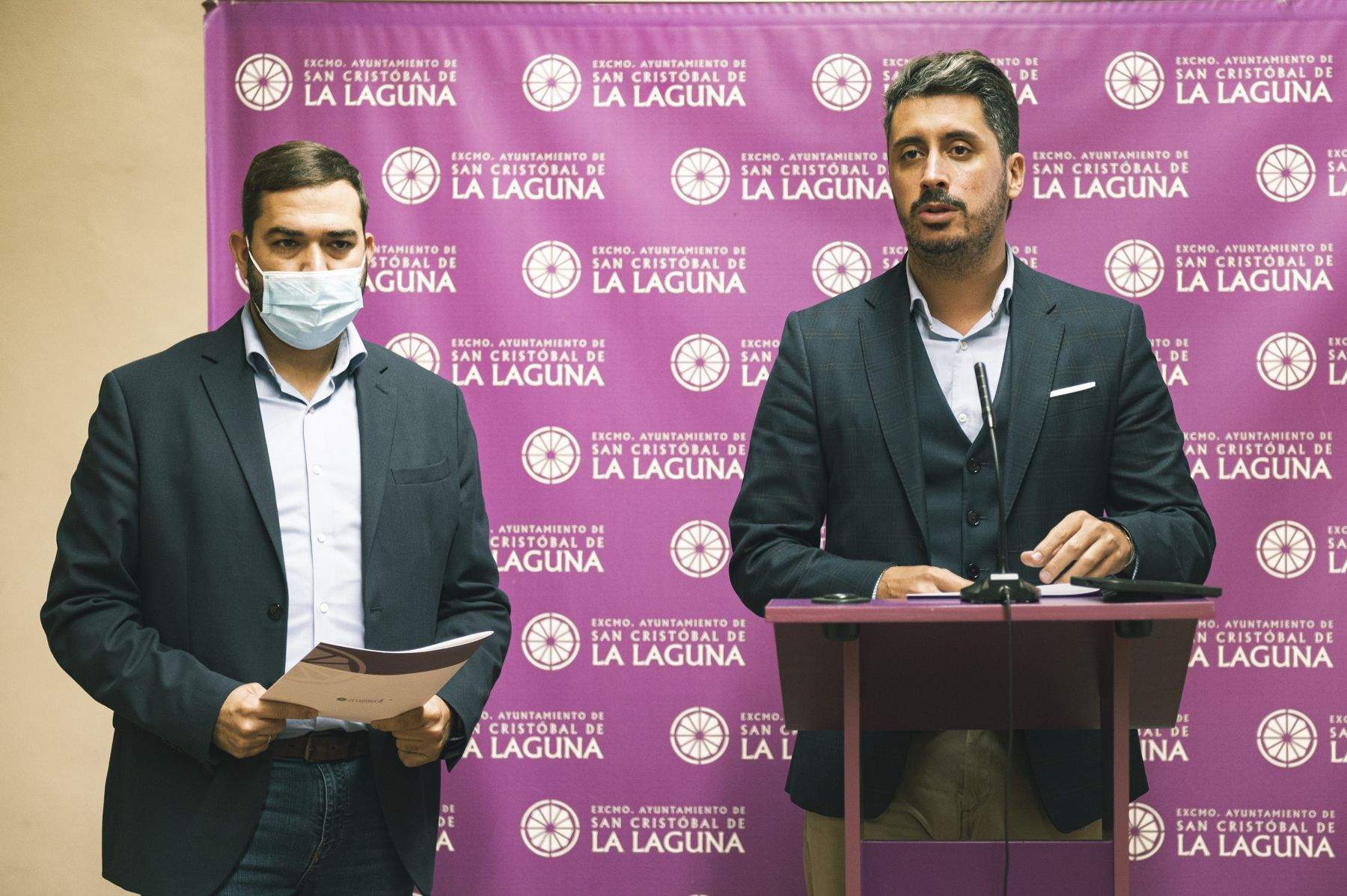 Josimar Hernández y Luis Yeray Gutiérrez, concejal y alcalde de La Laguna, respectivamente./