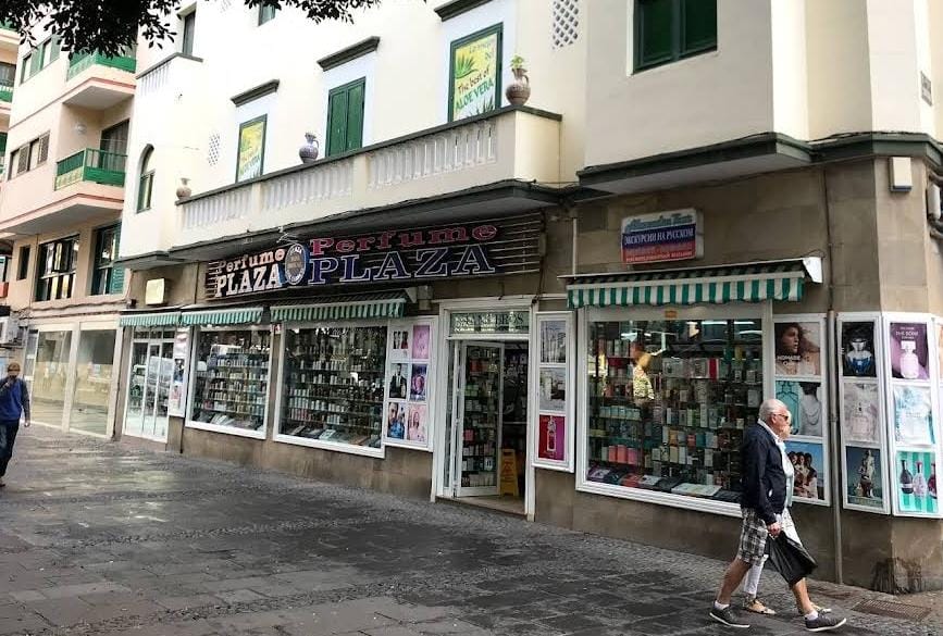 Entrada principal de Perfume Plaza, en Puerto de la Cruz