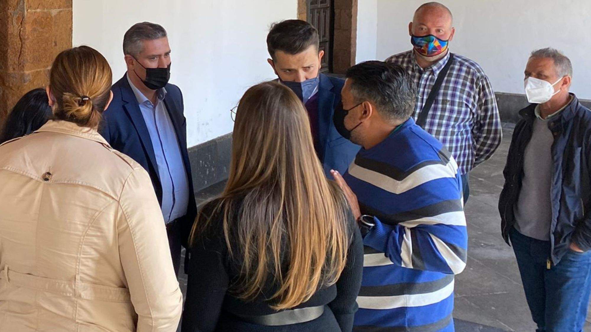 Jonathan Domínguez (CC) a la salida del Pleno Extraordinario en el Ayuntamiento de La Laguna. / AH