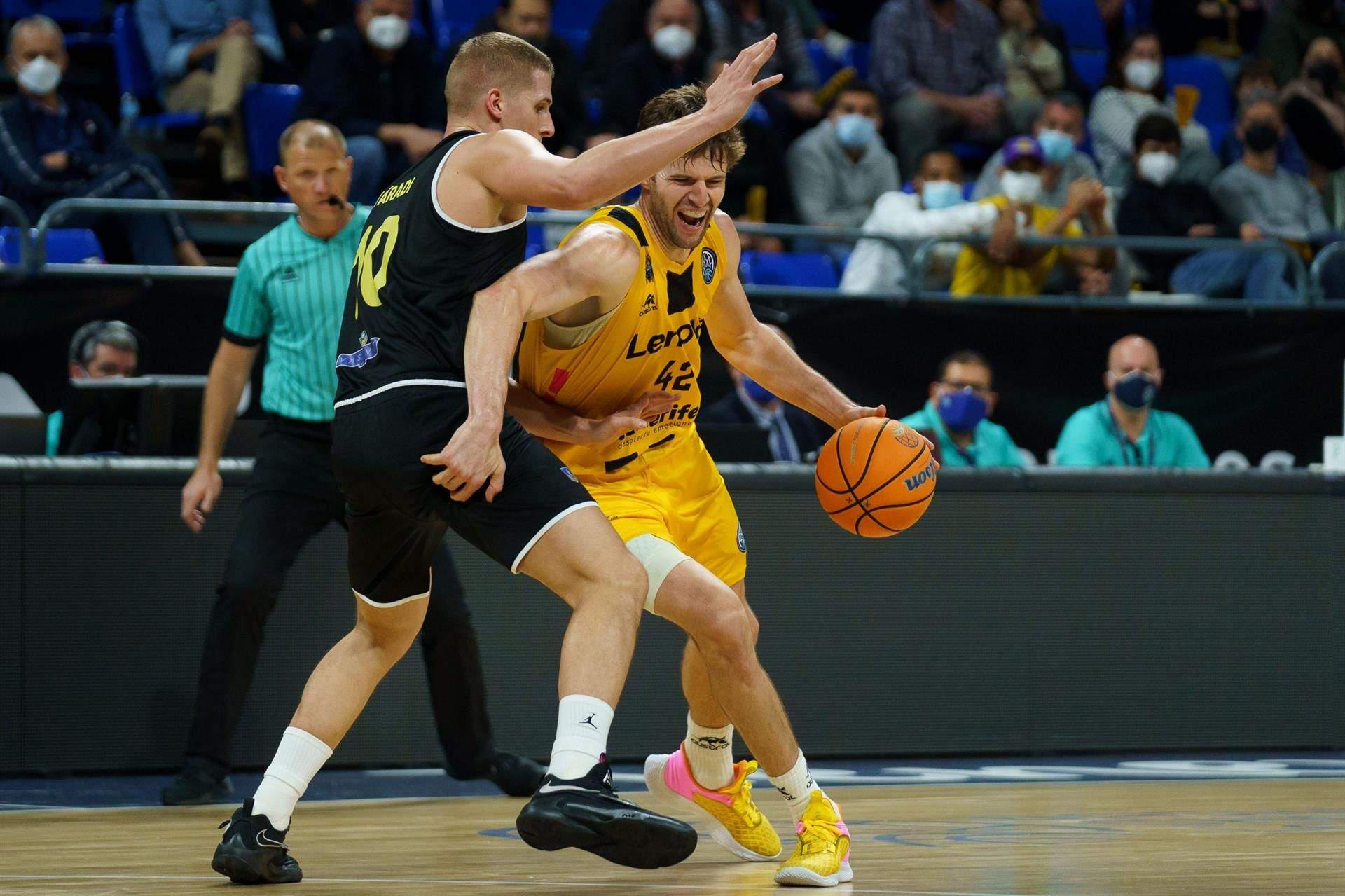 Lluvia de triples para celebrar los 100 partidos del CB Canarias en la Lluvia de triples para celebrar los 100 partidos del CB Canarias en la