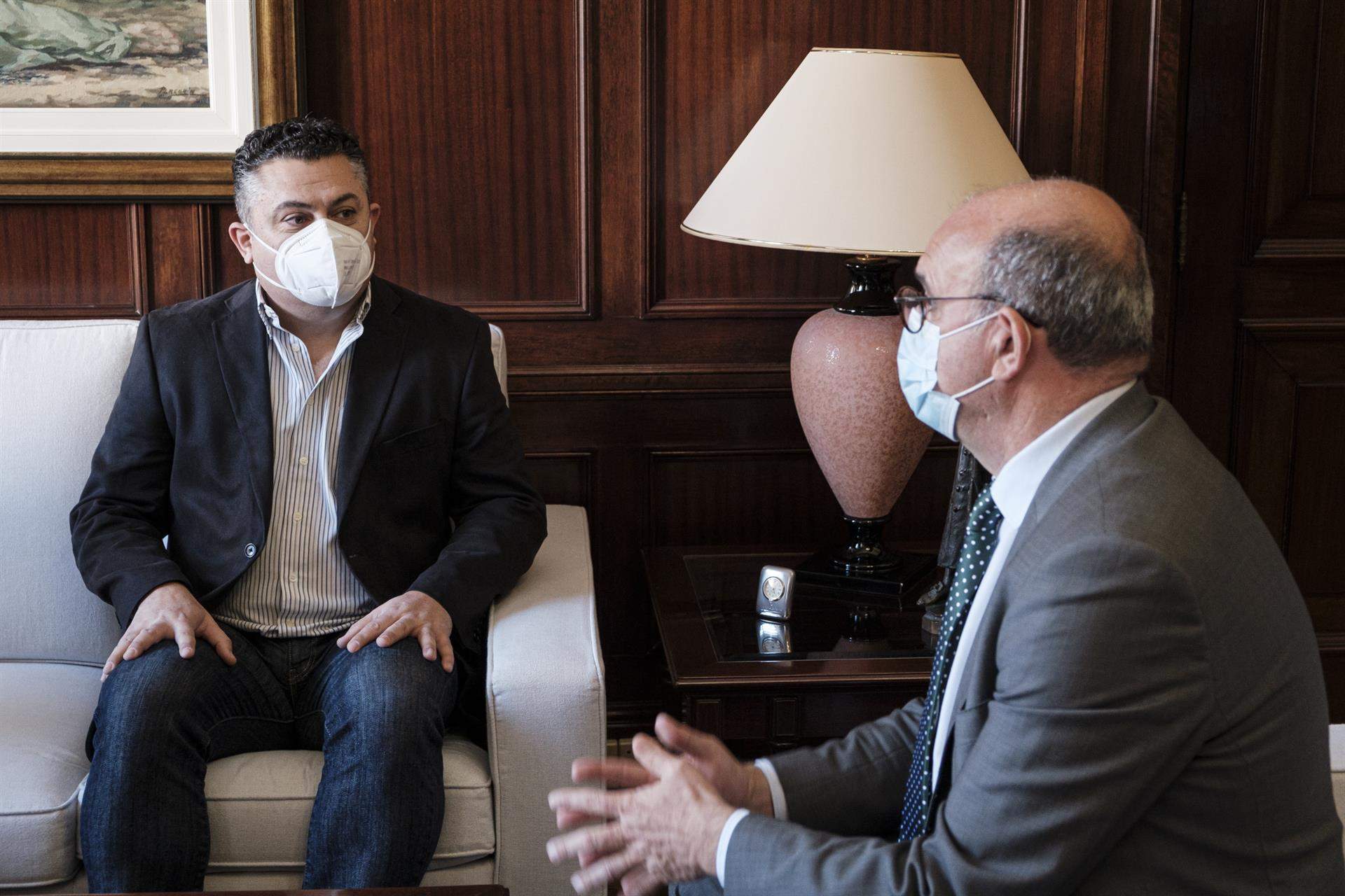 f23ebcb208751f84a9e005e156a7a36fb997fbb1w