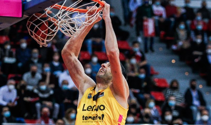 Gio Shermadini ha conquistado en 11 ocasiones el premio de MVP del mes, por encima de leyendas como Beard, Roe o Sabonis./ Archivo.