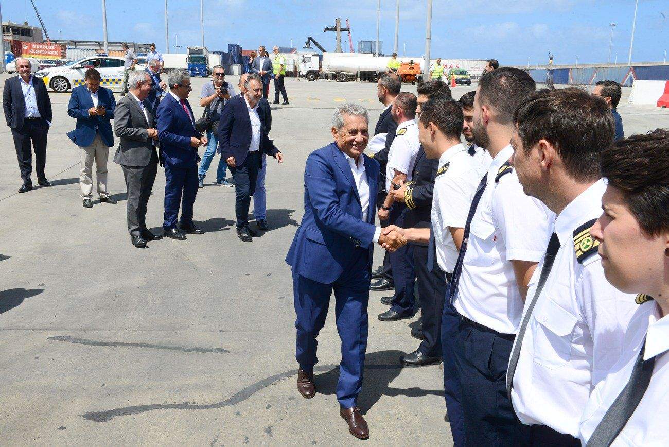 Momento de la visita de Antonio Armas en la presentación del Volcán Tagoro. / Naviera Armas 