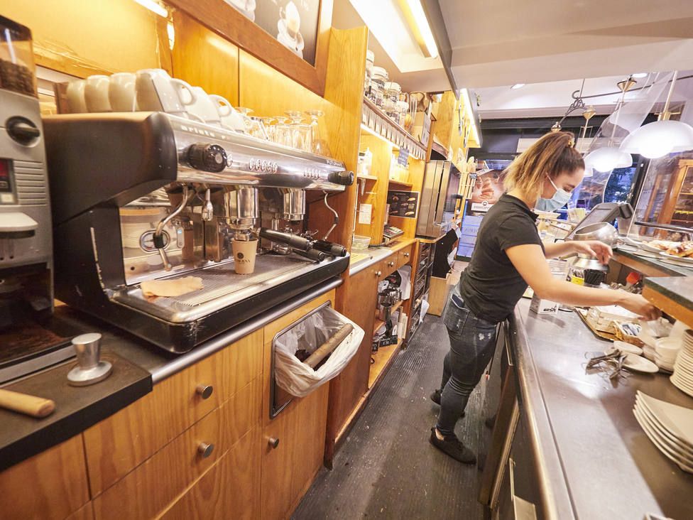 El aumento de los salarios en Canarias se queda corto frente a la inflación. / Europa Press 