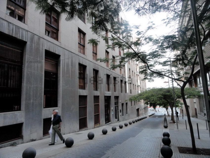 Callejón Bouza de Santa Cruz, donde esta el domicilio de Earth Dreams Technology./