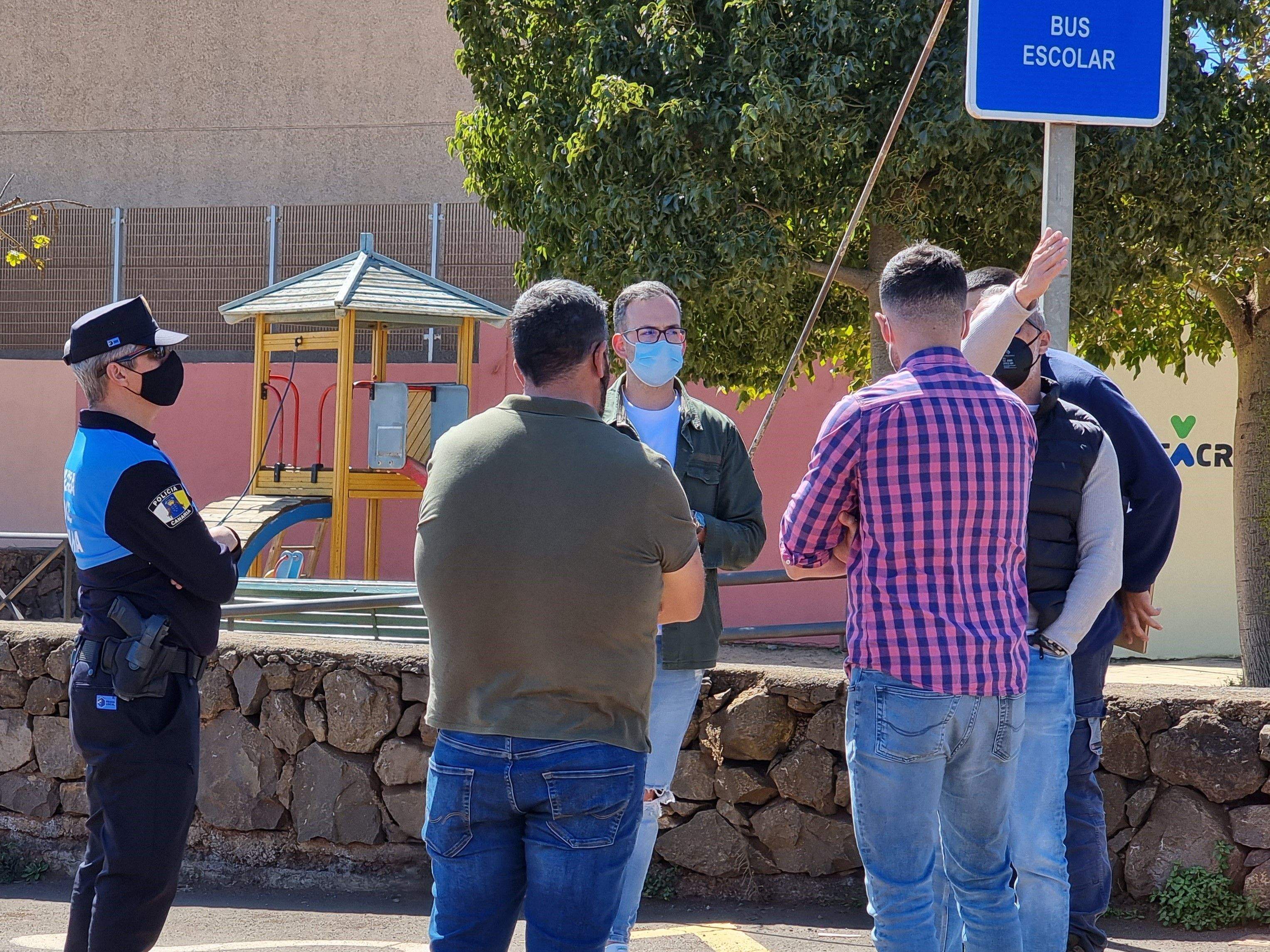 El concejal del distrito Suroeste, Javier Rivero, en el CEIP Marías Llabrés./